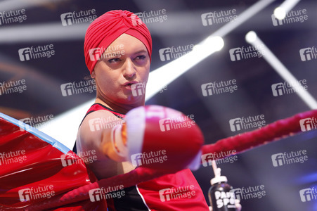 1. Kampfabend 'Das große SAT.1 Promiboxen' in Köln