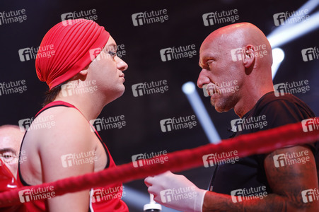 1. Kampfabend 'Das große SAT.1 Promiboxen' in Köln