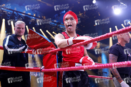 1. Kampfabend 'Das große SAT.1 Promiboxen' in Köln