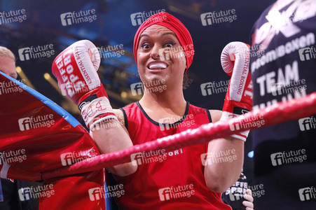 1. Kampfabend 'Das große SAT.1 Promiboxen' in Köln