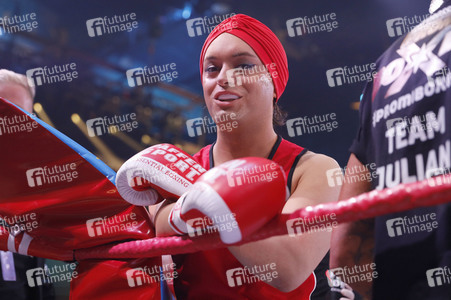 1. Kampfabend 'Das große SAT.1 Promiboxen' in Köln