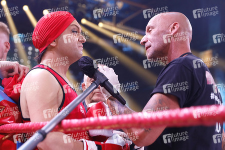 1. Kampfabend 'Das große SAT.1 Promiboxen' in Köln