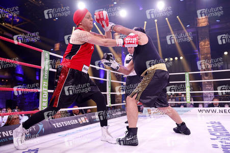 1. Kampfabend 'Das große SAT.1 Promiboxen' in Köln