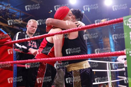 1. Kampfabend 'Das große SAT.1 Promiboxen' in Köln