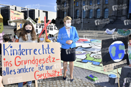 Fototermin anlässlich des Weltkindertags 2020 in Berlin