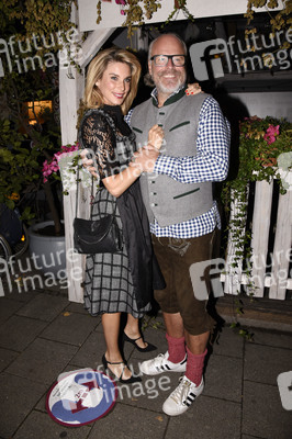 Almauftrieb in der Käfer Schänke in München