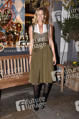 Almauftrieb in der Käfer Schänke in München