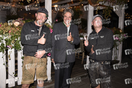 Almauftrieb in der Käfer Schänke in München