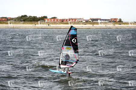 Foil-Surfer auf Norderney