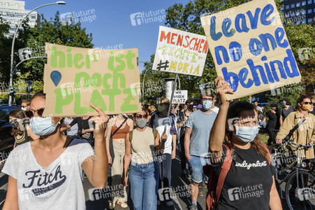 Demonstration 'Es reicht! - Wir haben Platz' in Berlin