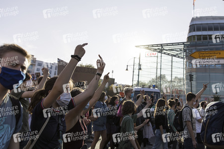 Demonstration 'Es reicht! - Wir haben Platz' in Berlin