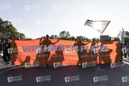 Demonstration 'Es reicht! - Wir haben Platz' in Berlin