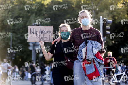 Demonstration 'Es reicht! - Wir haben Platz' in Berlin