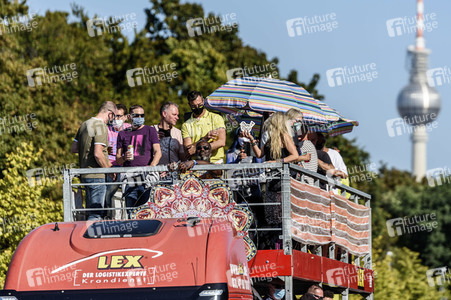 Techno-Parade zum World Peace Day in Berlin
