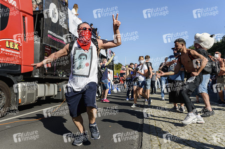 Techno-Parade zum World Peace Day in Berlin