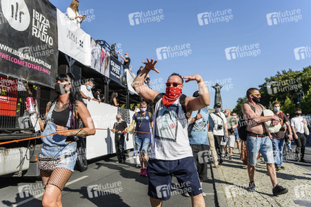 Techno-Parade zum World Peace Day in Berlin