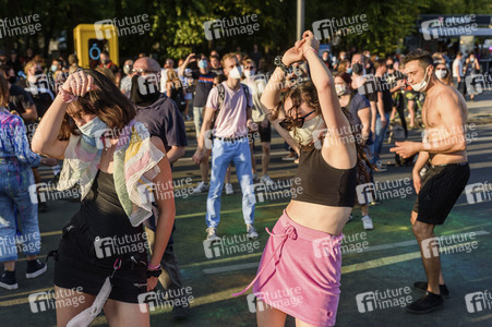 Techno-Parade zum World Peace Day in Berlin