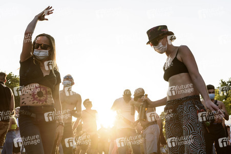 Techno-Parade zum World Peace Day in Berlin