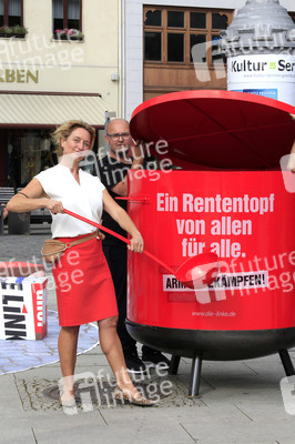 Aktion von Caren Lay in Görlitz