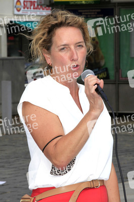 Aktion von Caren Lay in Görlitz