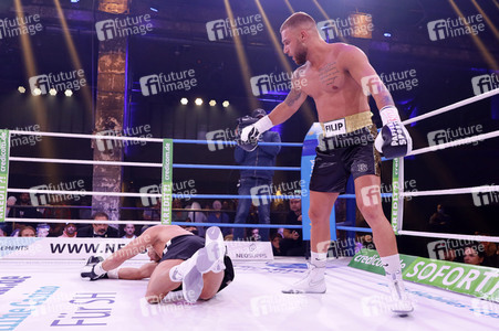 2. Kampfabend 'Das große SAT.1 Promiboxen' in Köln