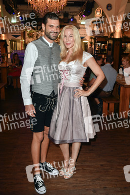 Bergfest der 9. Hofbräu Berlin Wiesn in Berlin