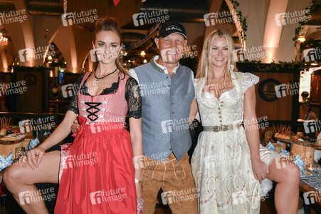 Bergfest der 9. Hofbräu Berlin Wiesn in Berlin