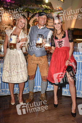 Bergfest der 9. Hofbräu Berlin Wiesn in Berlin