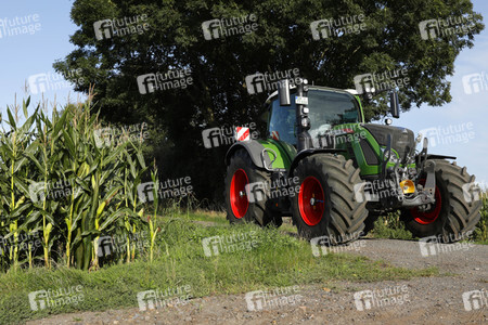 AGRAR ART: Maisfeld / Cornfield Bodypainting