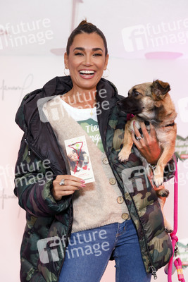 Tierheim-Pressetermin mit Jana Ina Zarrella in Köln