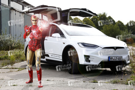 GEEK ART: Iron Woman und Black Widow Bodypainting