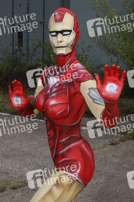 GEEK ART: Iron Woman und Black Widow Bodypainting