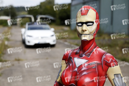 GEEK ART: Iron Woman und Black Widow Bodypainting