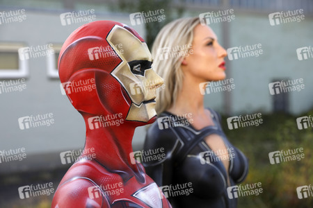 GEEK ART: Iron Woman und Black Widow Bodypainting