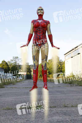 GEEK ART: Iron Woman und Black Widow Bodypainting