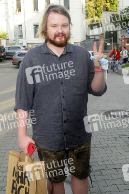 Ankünfte zur Aufzeichnung der TV-Show 'Die große Silvester Schlagerparty 2020' in Leipzig
