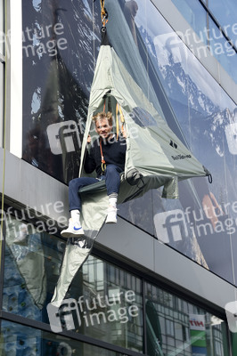 Wiedereröffnung des neuen Globetrotter in Berlin