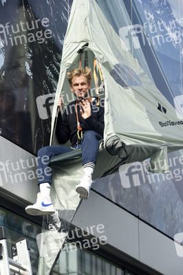 Wiedereröffnung des neuen Globetrotter in Berlin