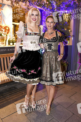 Almabtrieb in der Käfer Schänke in München