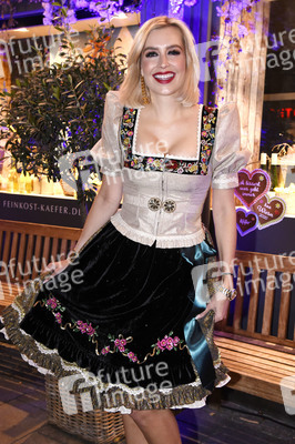 Almabtrieb in der Käfer Schänke in München