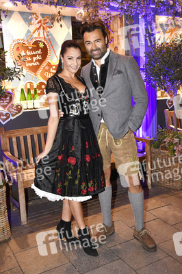 Almabtrieb in der Käfer Schänke in München