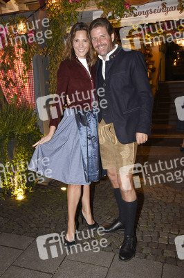 Almabtrieb in der Käfer Schänke in München