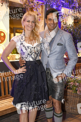 Almabtrieb in der Käfer Schänke in München