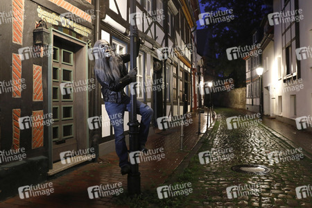 FARBKÖRPER Kalender 2021: Geek Art-Bodypainting und Transformaking