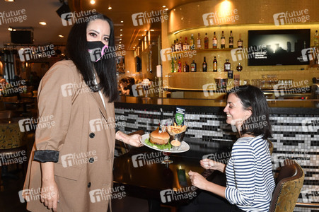 Pinktober Charity-Aktion in Berlin