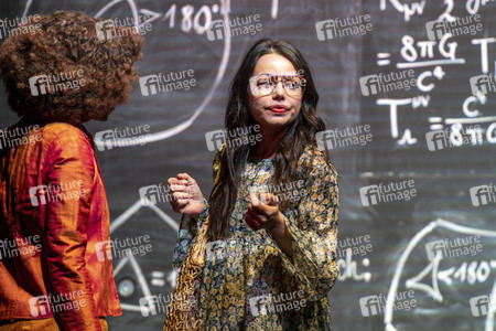 Theateraufführung 'Sternstunden' in Dresden