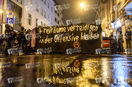 Demonstration nach der Räumung der Liebig 34 in Berlin