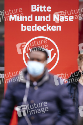 Symbolfoto Maskenpflicht auf öffentlichen Plätzen