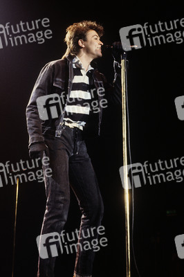 Konzert von Paul Young & The Royal Family in London