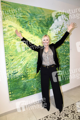 Vernissage 'Farb-Pracht' von Simone von Anhalt in München